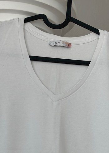 Oxxo Beyaz V Yaka Kadın Tişört - Görsel 2