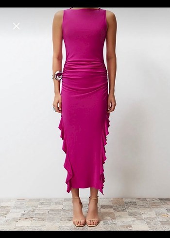 Pembe Fırfırlı Uzun Gövdeye Oturan Elbise - Görsel 4