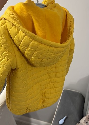 Sarı Kapüşonlu Çocuk Kışlık Mont - Görsel 2