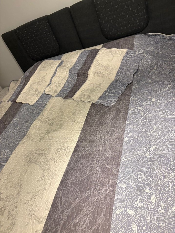 Gri Çizgili Yatak Örtüsü ve Yastık Kılıfları - Görsel 2