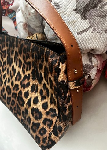 Kürk Detaylı Leopar Desenli Deri Kadın Çanta - Görsel 3