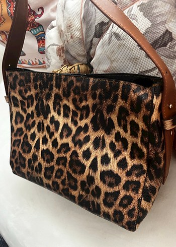 Kürk Detaylı Leopar Desenli Deri Kadın Çanta - Görsel 2