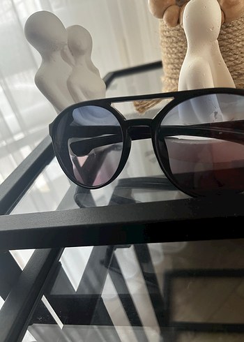 Şeffaf Siyah Gotik Kadın Gözlüğü - Görsel 2