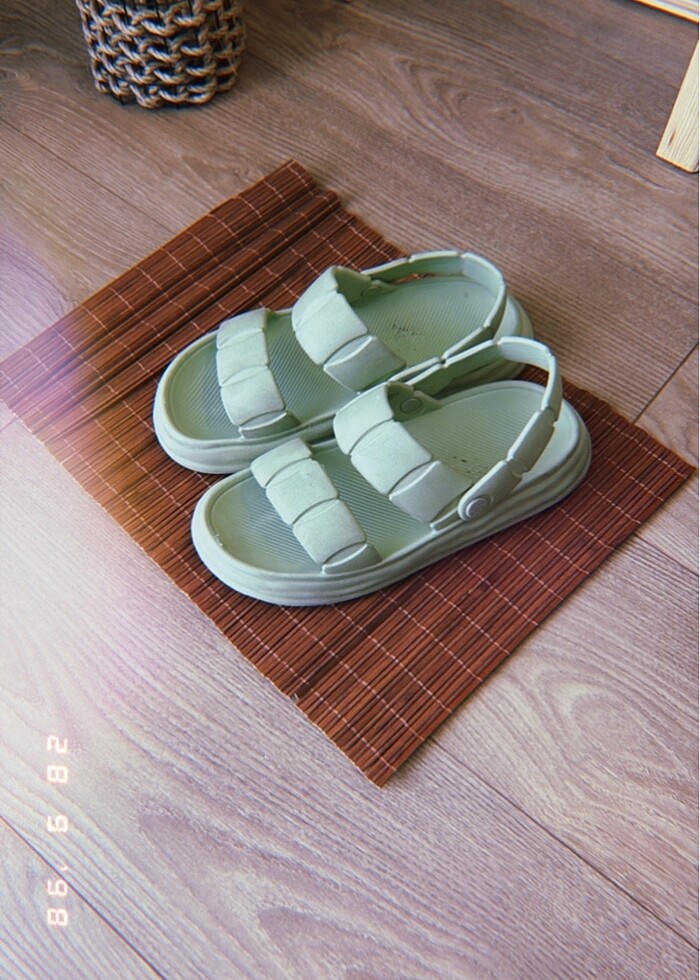 Mid yeşili gezer sandalet - Görsel 2