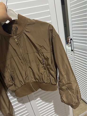 Zara Trendyolmilla crop mont bomber