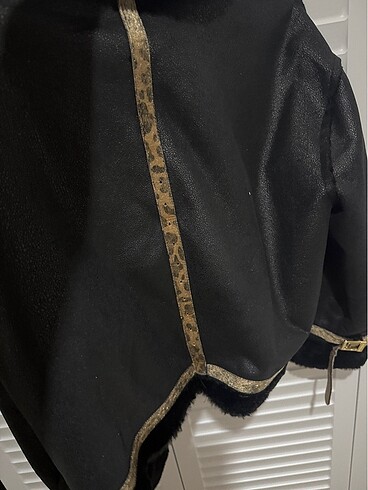 Zara Leopar toka detaylı tasarım kürk
