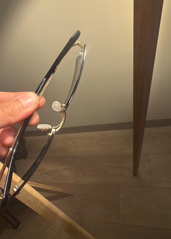 Şeffaf Siyah Minimalist Kadın Güneş Gözlüğü - Görsel 4