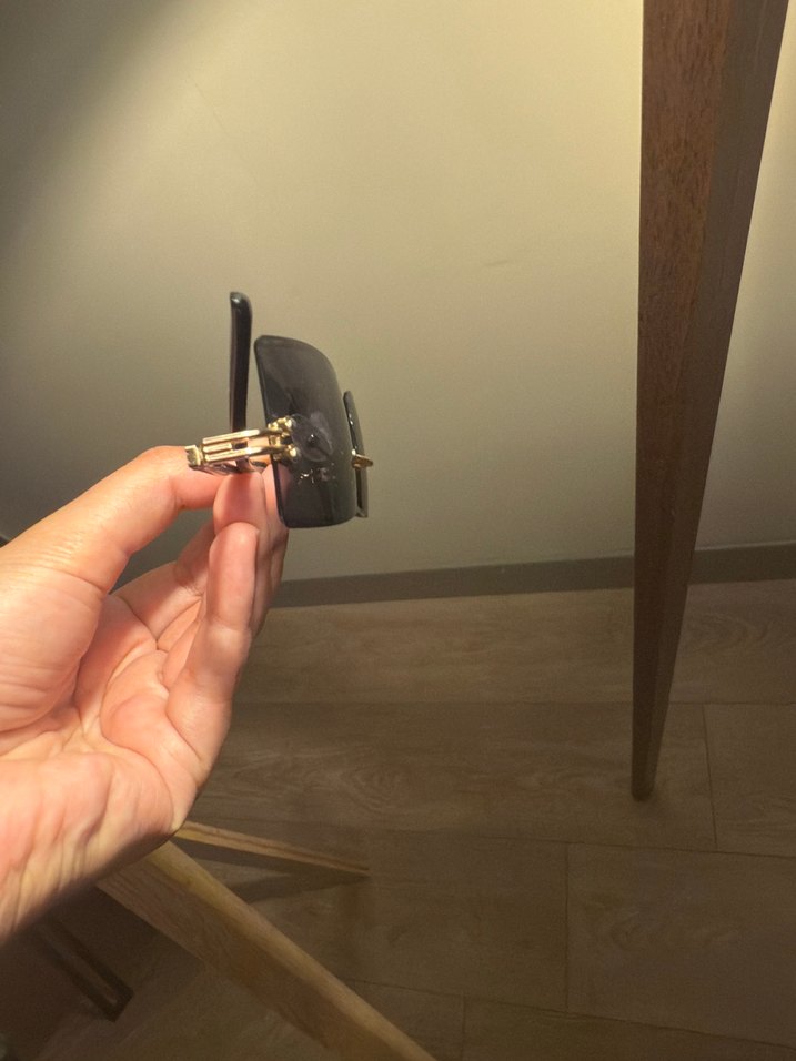 Şeffaf Siyah Minimalist Kadın Güneş Gözlüğü - Görsel 5