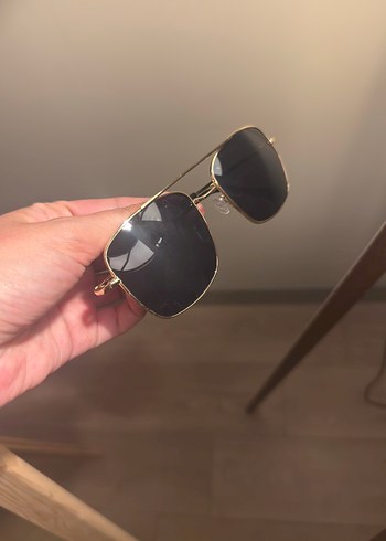 Şeffaf Gold Çerçeveli Kadın Güneş Gözlüğü - Görsel 4