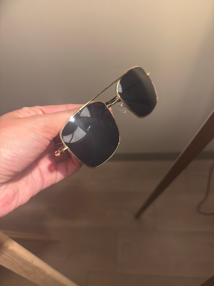 Şeffaf Gold Çerçeveli Kadın Güneş Gözlüğü - Görsel 4