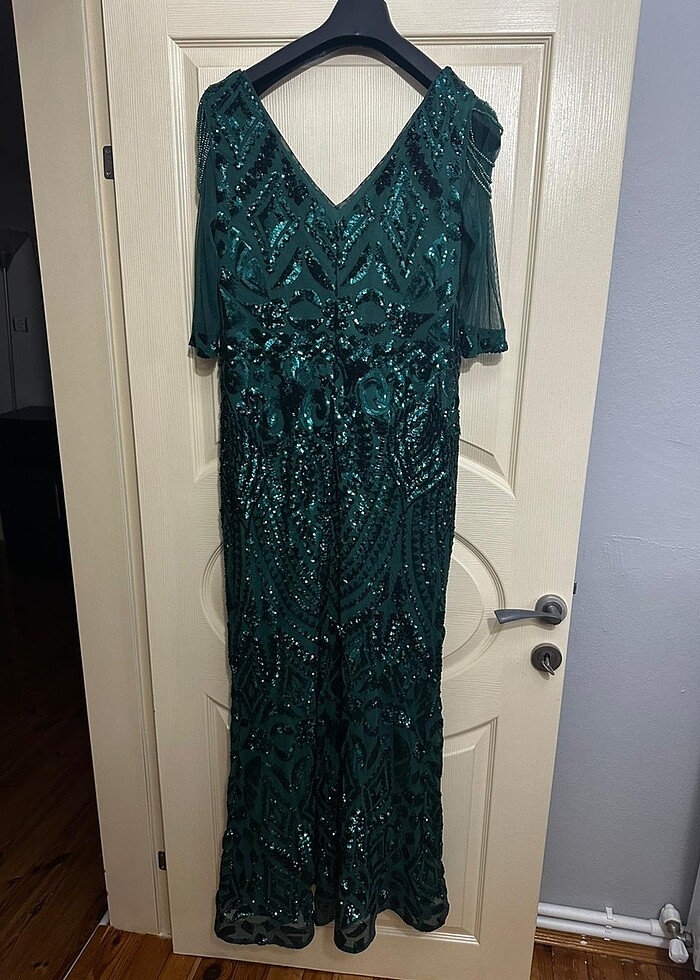 Zümrüt yeşili abiye elbise - Görsel 3