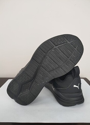 31 Beden siyah Renk Puma spor ayakkabi