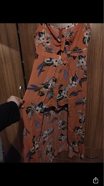 Pull and Bear Şoftlu elbise ister plajda ister akşam yemeğine giderken