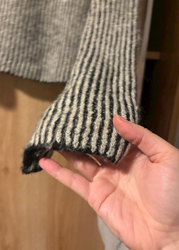 Gri Çizgili Yüksek Yaka Kadın Kazak - Görsel 3