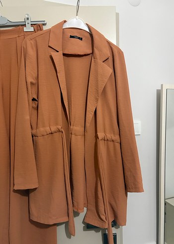 Bej Uzun Kollu Kadın Keten Takım - Görsel 3