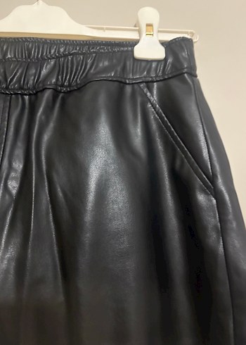 Siyah Deri Bol Kesim Midi Kadın Pantolon - Görsel 2