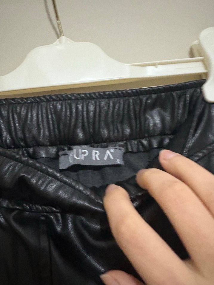 Siyah Deri Bol Kesim Midi Kadın Pantolon - Görsel 3