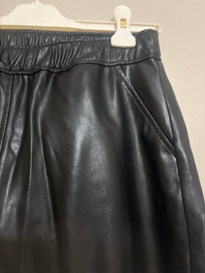 Siyah Deri Bol Kesim Midi Kadın Pantolon - Görsel 2