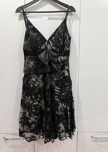 Dantel Detaylı Siyah Midi Askılı Abiye Elbise - Görsel 2