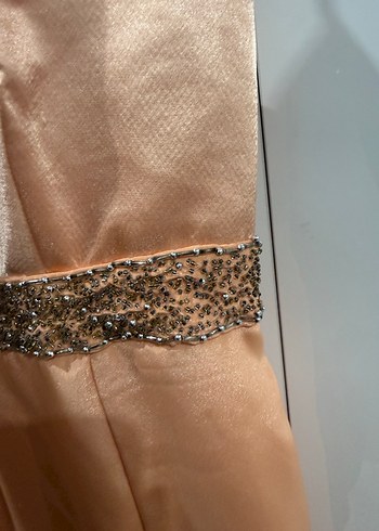 Bej Uzun V Yaka Drapeli Kadın Abiye Elbise - Görsel 5