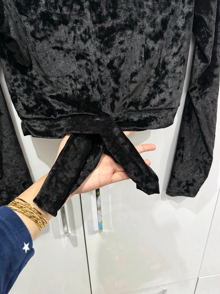 Siyah Süet Kemerli Uzun Kollu Mini Bluz - Görsel 2