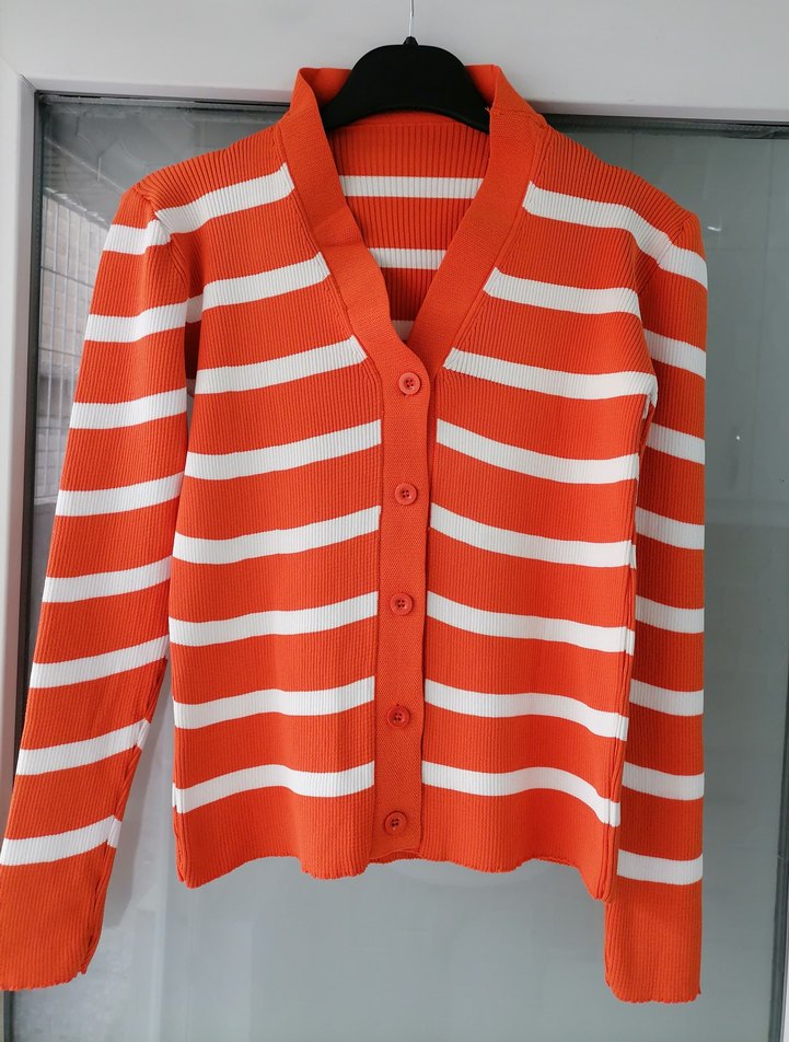 Çizgili V Yaka Örgü Kadın Hırka - Görsel 3