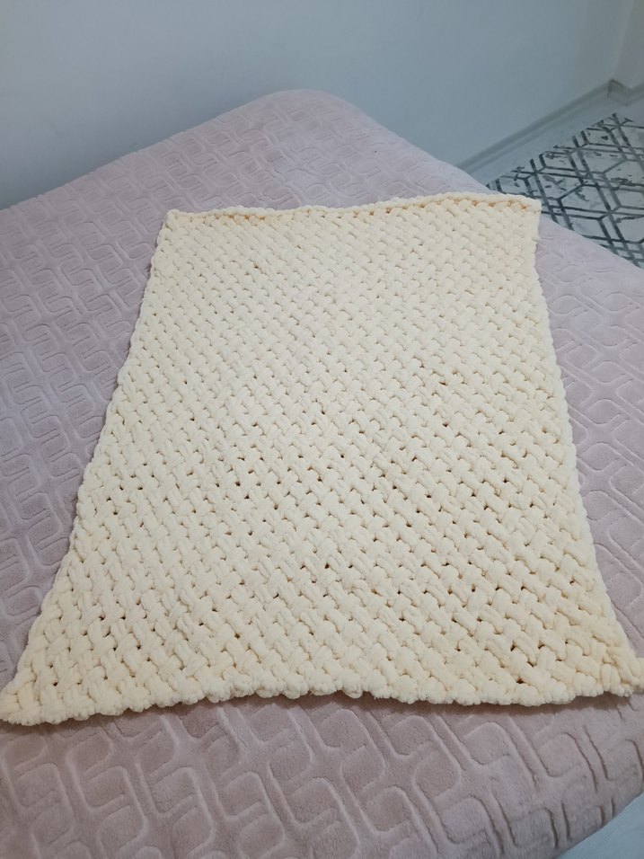 Bebekler için beyaz örme battaniye
sipariş alınır - Görsel 2