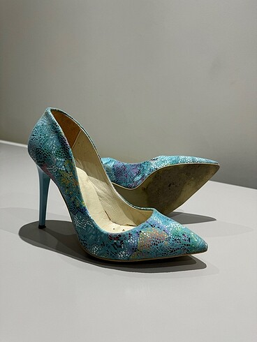 desenli stiletto