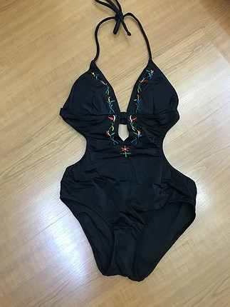 36 Beden Nakışlı mayokini