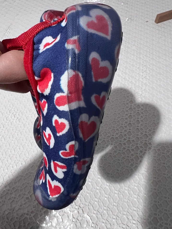Kız Çocuk Kalp Desenli Kaydırmaz Terlik - Görsel 4