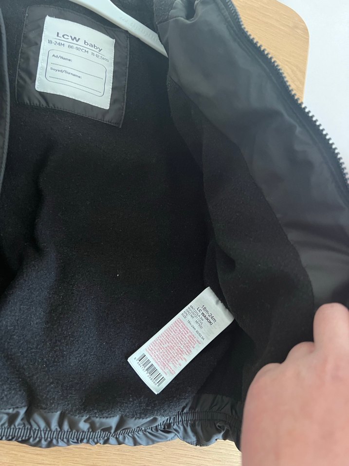 Erkek Çocuk Siyah Kürklü Mont - Görsel 5