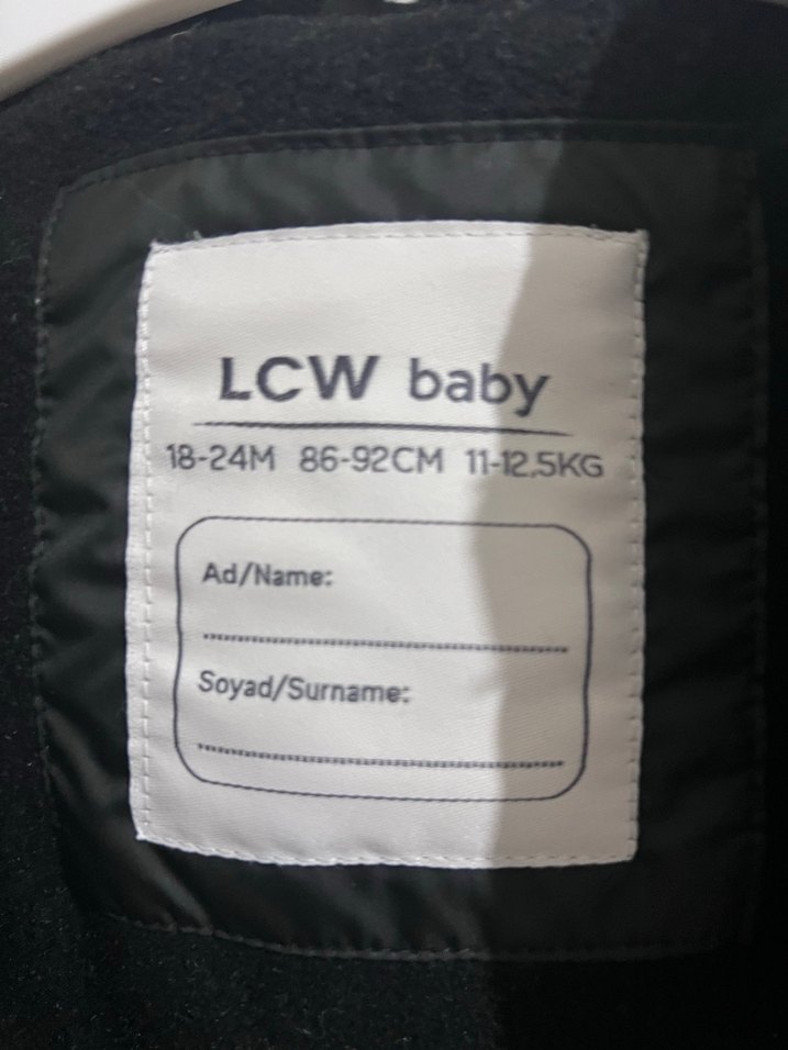 Erkek Çocuk Siyah Kürklü Mont - Görsel 4