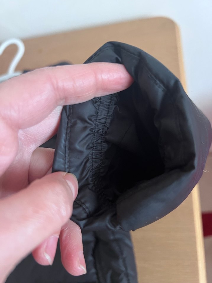 Erkek Çocuk Siyah Kürklü Mont - Görsel 3