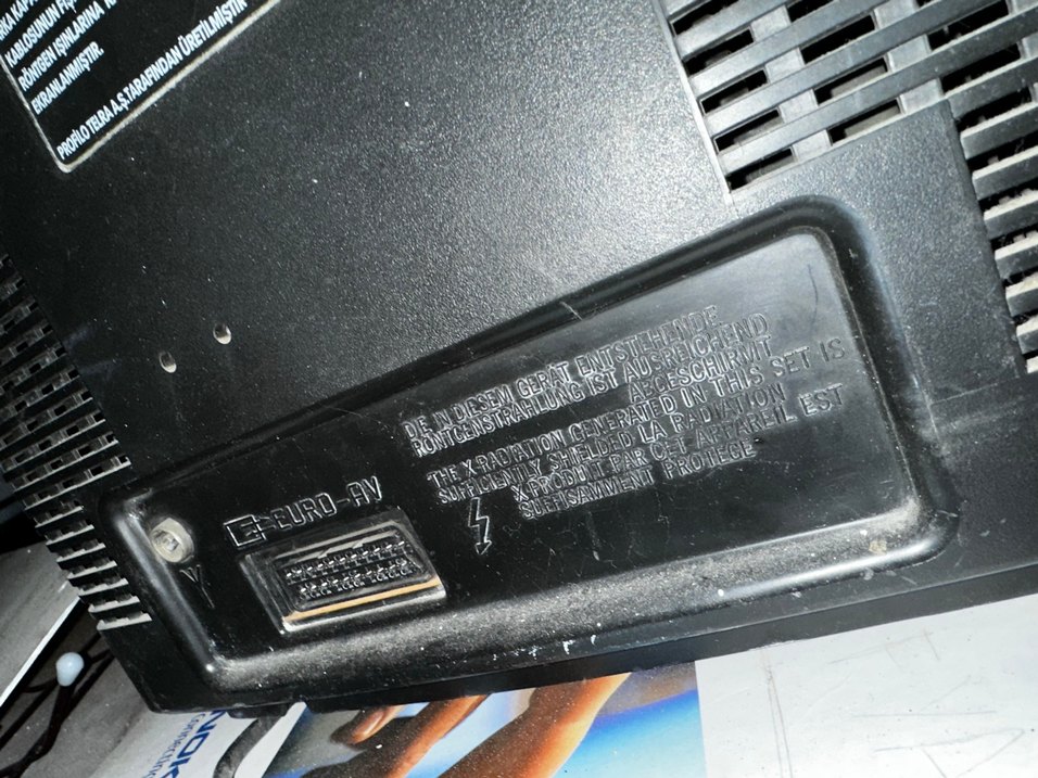 Renkli tüplü televizyon - Görsel 3