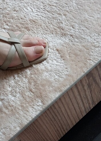 39 Beden ten rengi Renk Topuklu sandalet