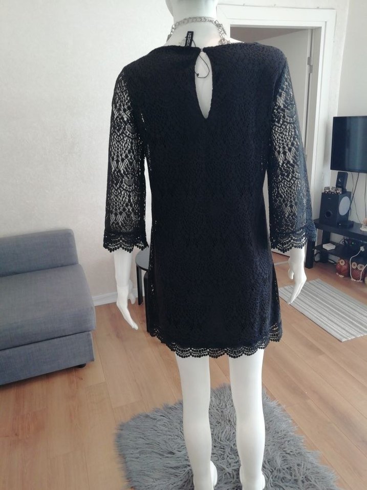 H&M SİYAH DANTEL MİNİ ELBİSE - Görsel 3