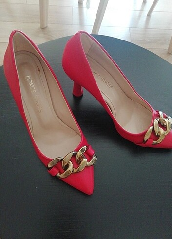 39 Beden KIRMIZI ZİNCİRLİ STILETTO