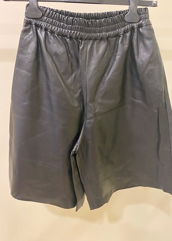 Kadın Siyah Deri Mini Şort - Görsel 2