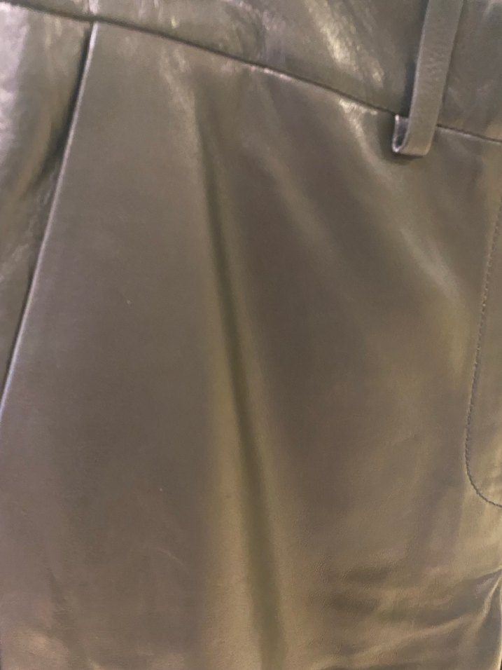 Siyah Deri Kemerli Mini Şort - Görsel 2