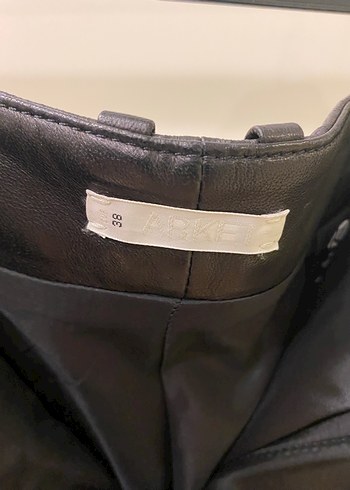 Siyah Deri Mini Şort - Görsel 5