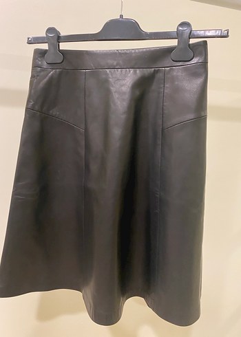 Siyah Deri Mini Şort Kemerli - Görsel 4