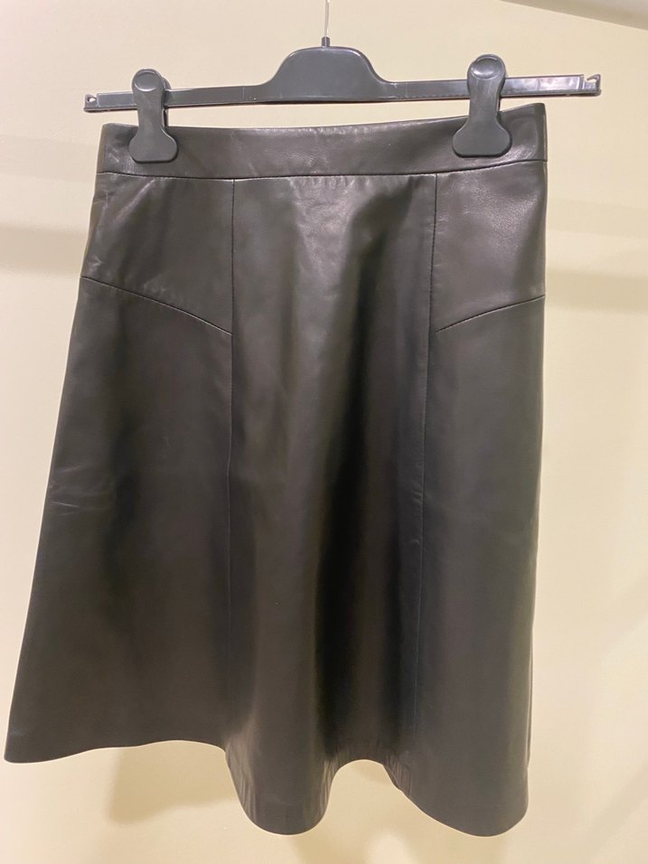 Siyah Deri Mini Şort Kemerli - Görsel 4