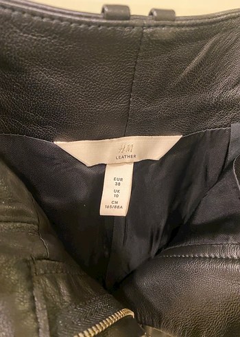 Siyah Deri Kemerli Mini Şort - Görsel 6