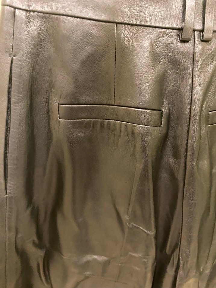 Siyah Deri Kemerli Mini Şort - Görsel 3