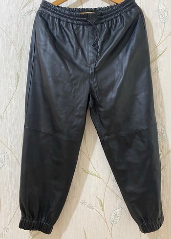 H&M Siyah Deri Gorunumlu Rahat Jogger Pantolon