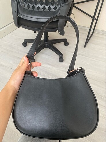 Siyah çanta