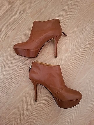 nine west 37bucuk bootie