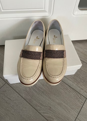 Kadın Parlak Bej Modern Klasik Loafer