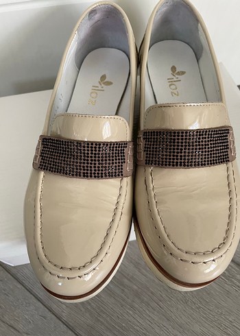 37 Beden Kadın Parlak Bej Modern Klasik Loafer