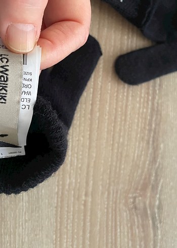 Kedi Figürlü Siyah Eldiven ve Kırmızı Bere - Görsel 8